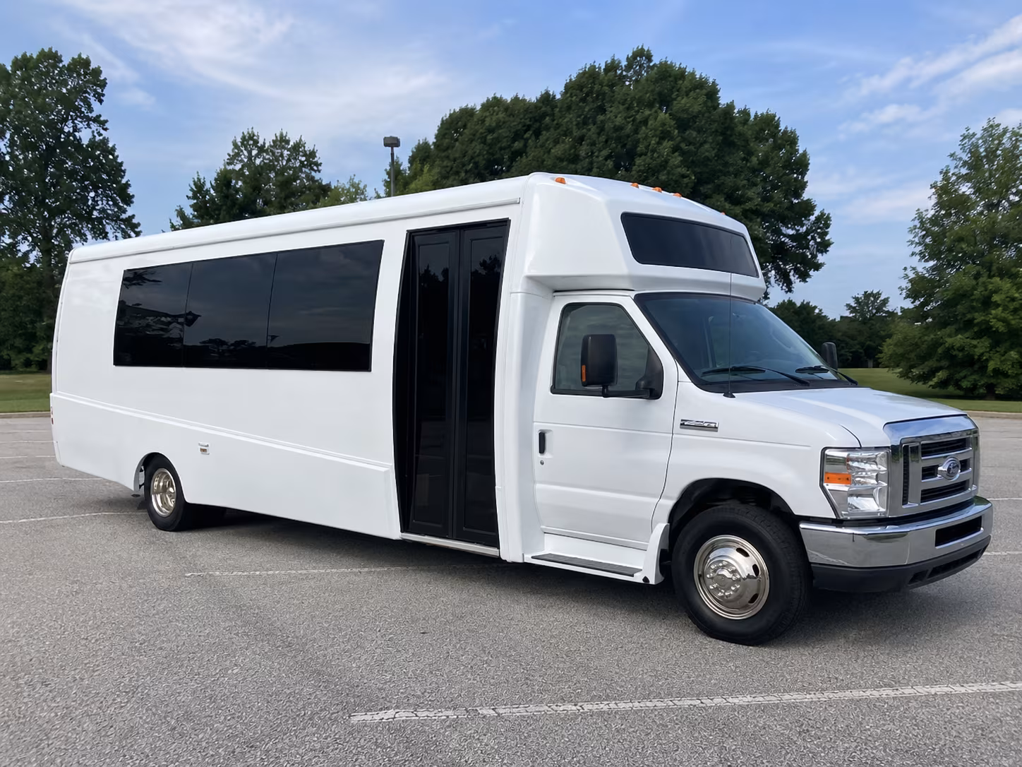 biloxi 18 passenger party bus