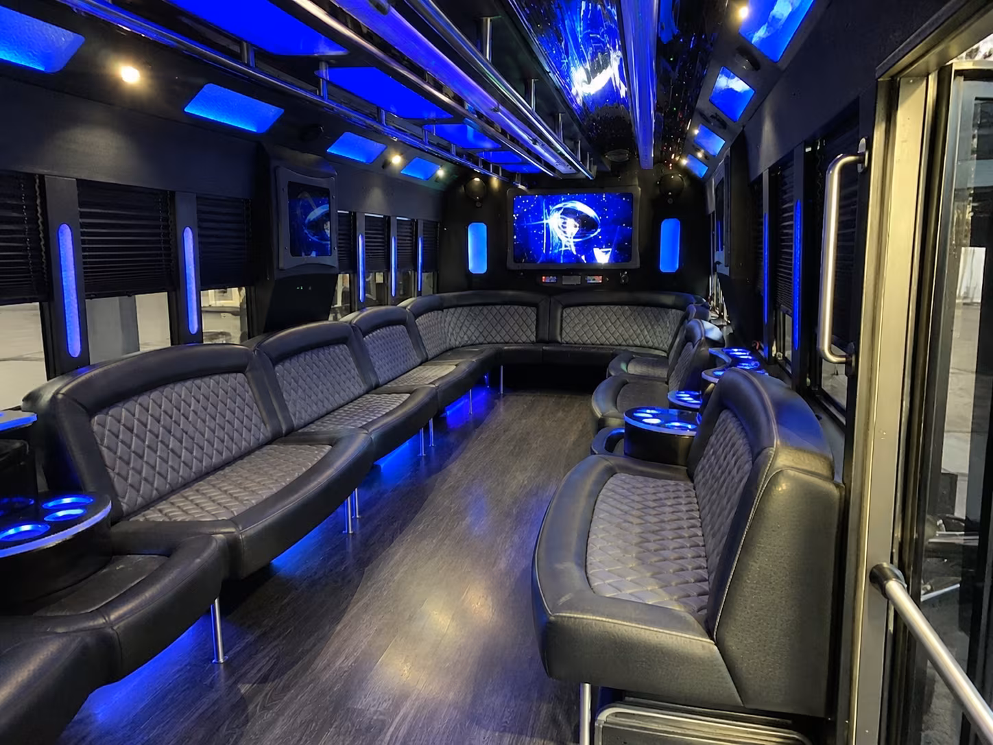 biloxi 28 passenger party bus interior