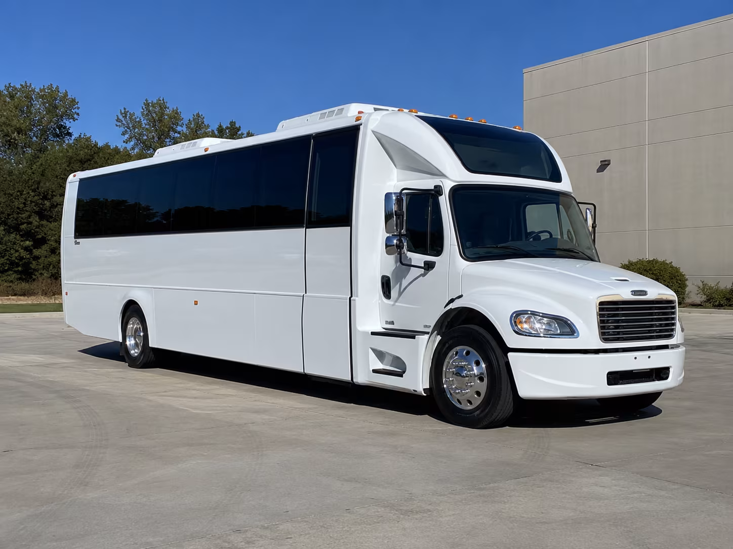 biloxi 28 passenger party bus