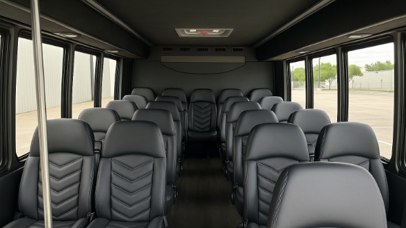 southaven 28 passenger minibus
